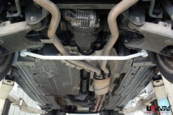 Rozpěrná tyč Ultra Racing BMW E53 X5 4.4 (99-06) - zadní spodní