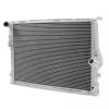 Hlinikový závodní chladič Jap Parts BMW E90 / E91 / E92 / E93 3-Series 316i-335i automat (04-13)
